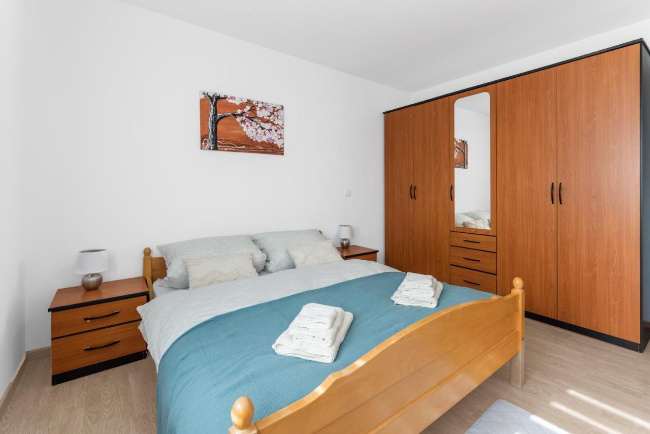 Apartment Mdm Buje Buitenkant foto